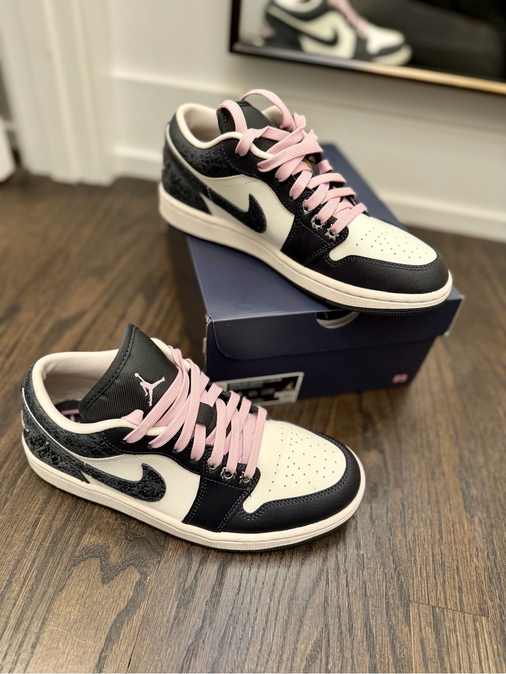 Women’s Air Jordan 1 Low SE